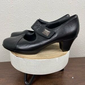Elegant Black Women's Shoes